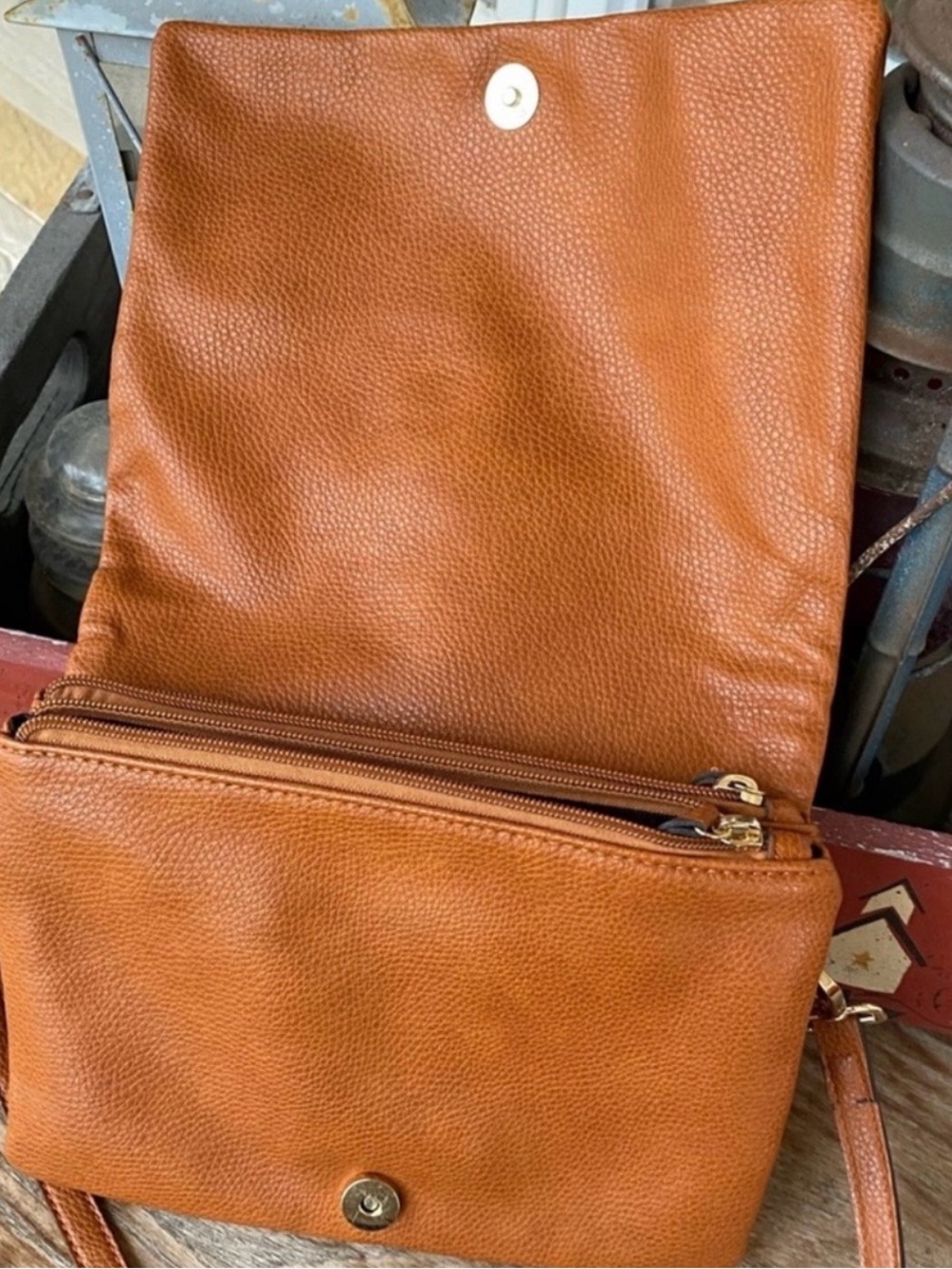 Street Level Tan Leather Crossbody Bag - Picture 2 of 12